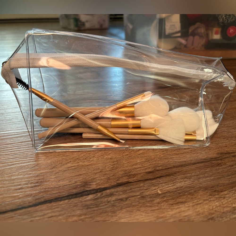 Holler & Glow Clear Makeup Bag & Brush Set